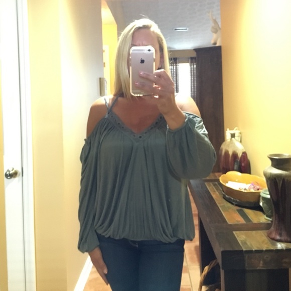 Beautiful Free People Cold Shoulder Blouse - Picture 2 of 4