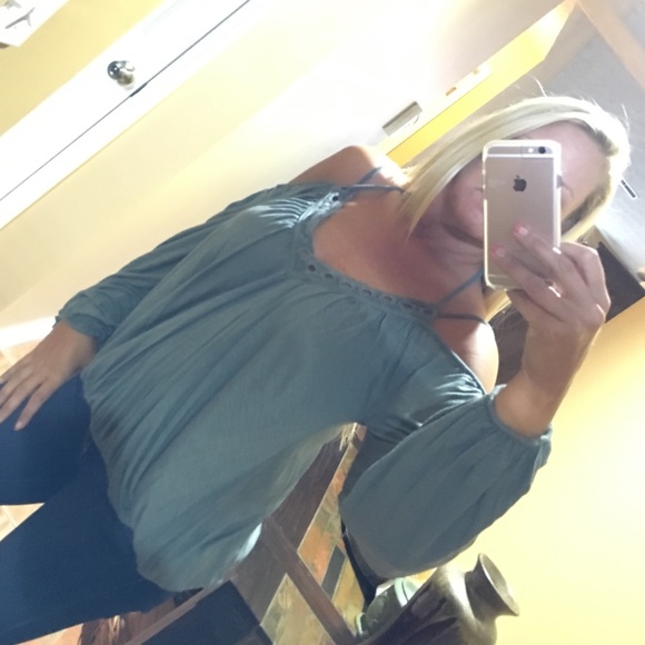 Beautiful Free People Cold Shoulder Blouse - Picture 3 of 4