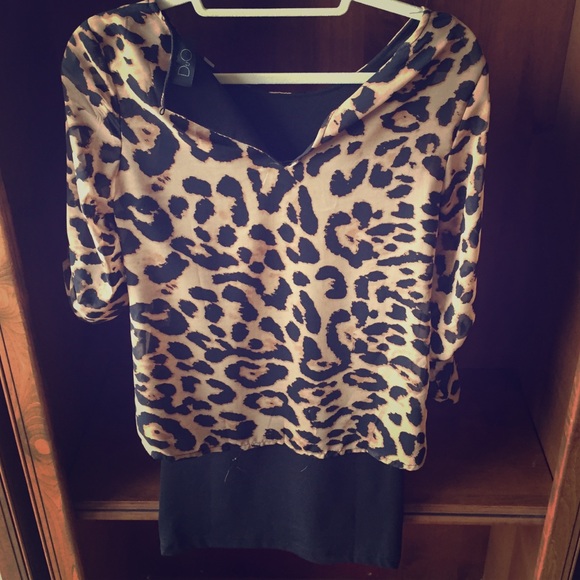 Leopard mini dress .