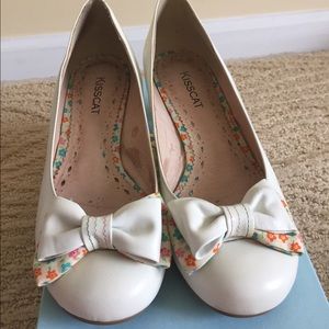 Kiss Cat White Leather Low Heel