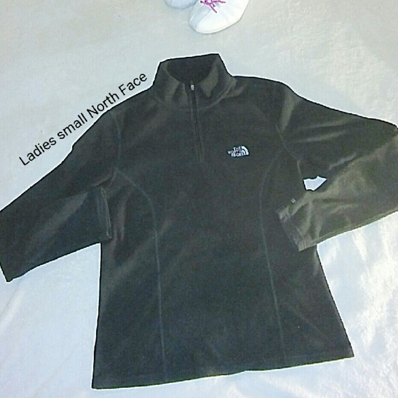 North Face Ladies Small lite thin half zip