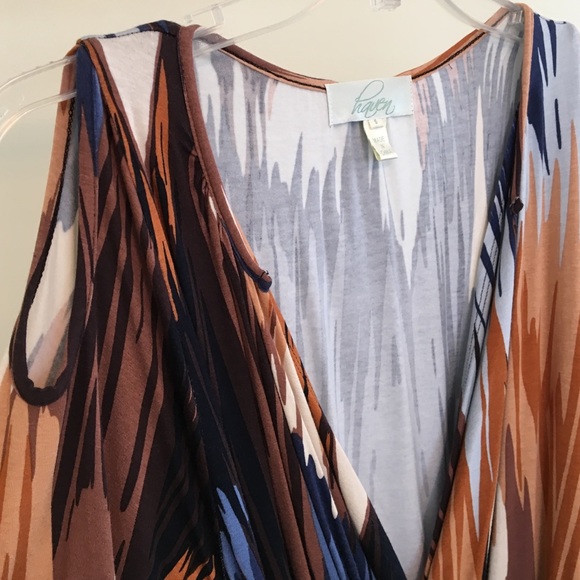 Cut-Out Shoulder Dress - Picture 2 of 3