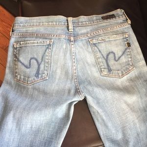 Adorable jeans!