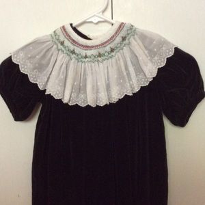Black bubble w/ smocked lace collar 3T