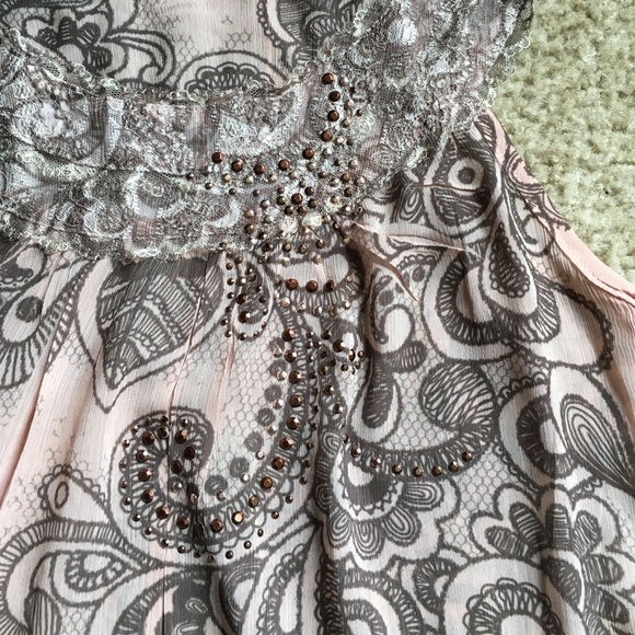 💜 Gorgeous Tank Top 💜 - Picture 2 of 4