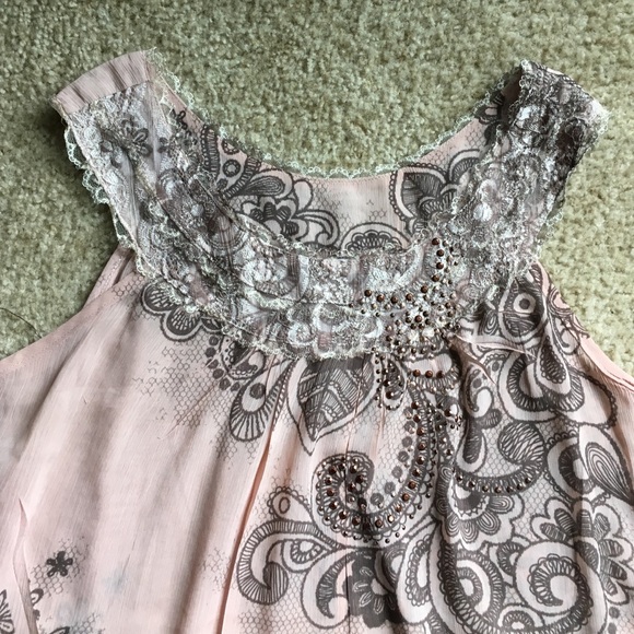 💜 Gorgeous Tank Top 💜 - Picture 3 of 4