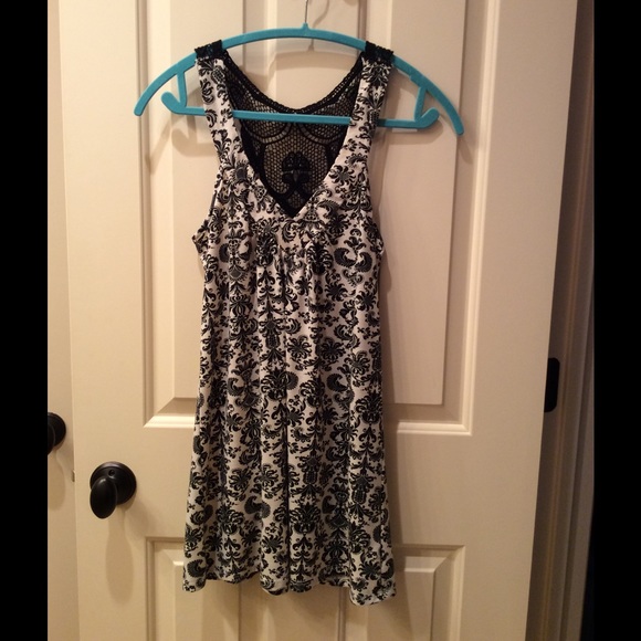 My Story Tops - Gorgeous Lace Back Top