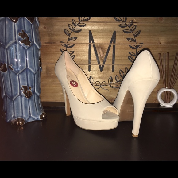 Aldo Nude Pumps