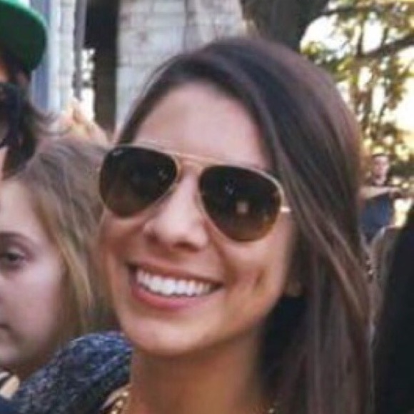 Meet your Posher, Ellen - Picture 2 of 2