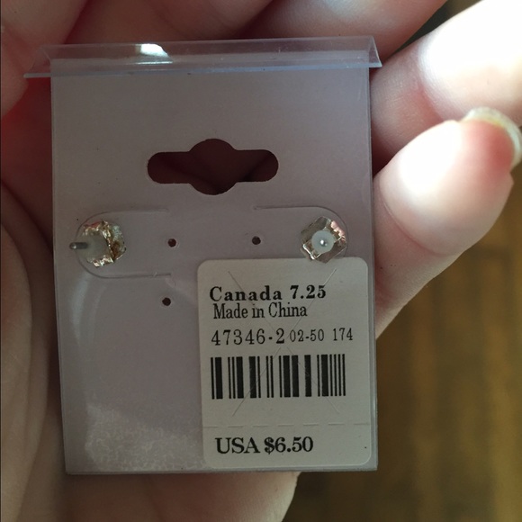 🔴SOLD LOCALLY🔴Silver Anchor Studs - Picture 2 of 2