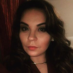 Meet your Posher, Hillary