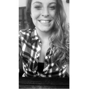 Meet your Posher, Nicole