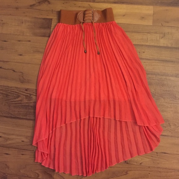 Coral pleated high-low skirt, size large - Picture 2 of 4