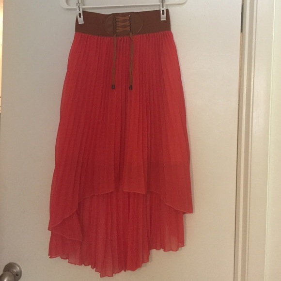 Coral pleated high-low skirt, size large - Picture 3 of 4