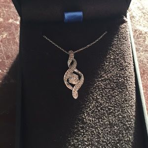 10kt White Gold Necklace