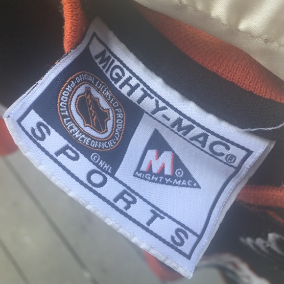 Child's S flyers jersey. - Picture 3 of 4