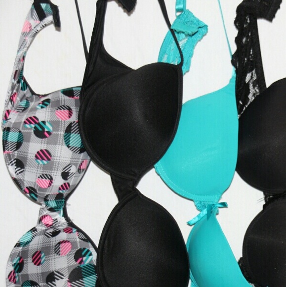 6 bras all together NWOT - Picture 2 of 3