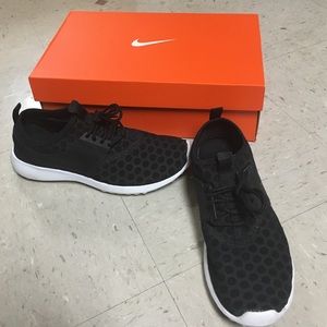 Nike Juvenante! ONLY WORN ONCE! They don't fit me!