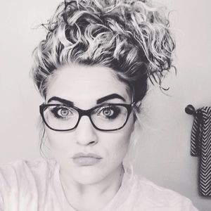 Meet your Posher, Kaylie