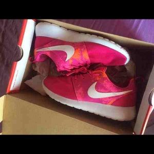 Nike roshes- make an offer