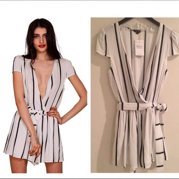 🆑❣️1 Left❣️Cap Sleeve White & Black Stripe Romper - Picture 2 of 4