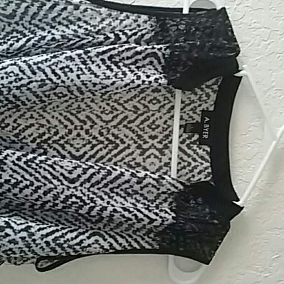 Top - Picture 2 of 4