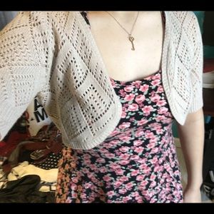 Ver cute beige shawl