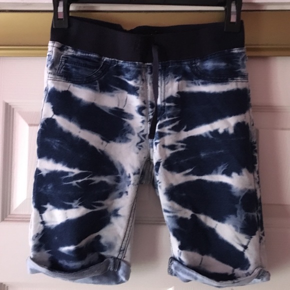 Stretch fabric shorts