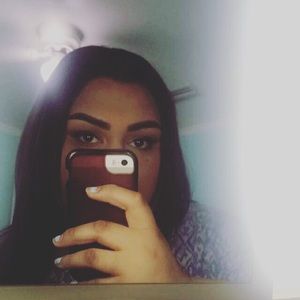 Meet your Posher, Alma