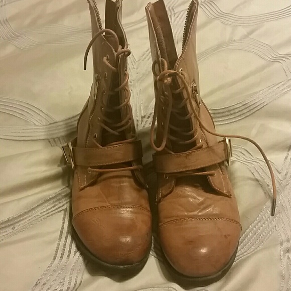 Lace up brown boots