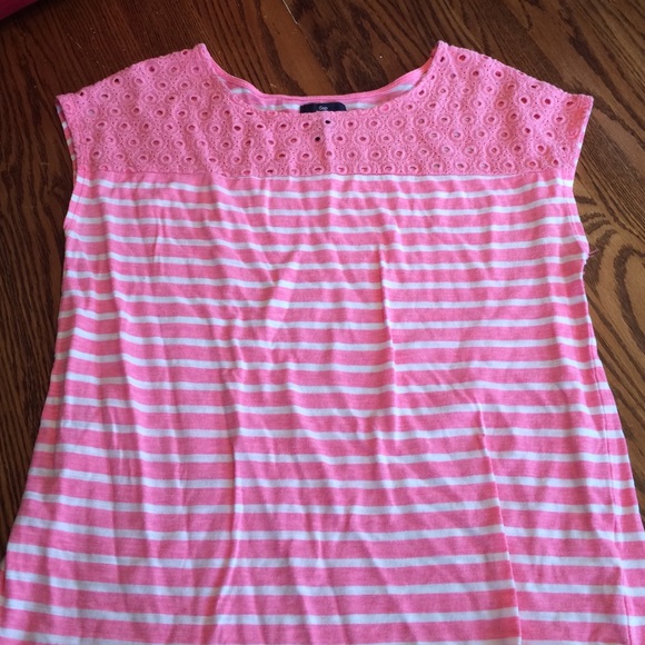 Gap shirt. Tank/cap sleeve tee shirt