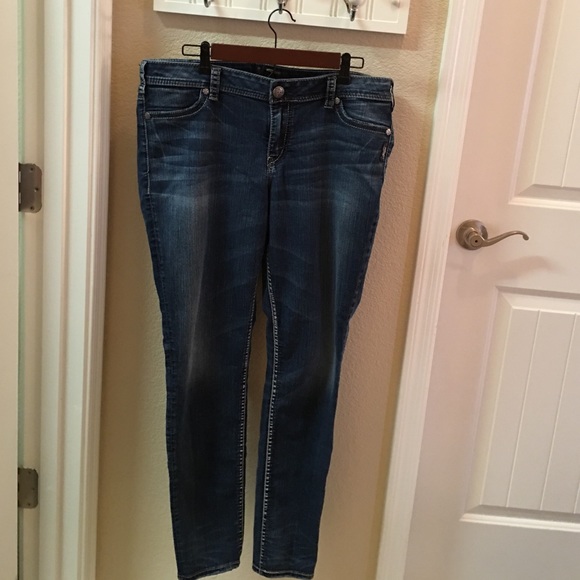 Silver Jeans Suki mid rise Skinny Size 16