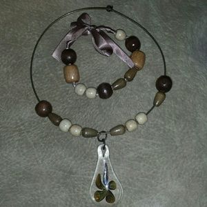 Necklace and bracelet set