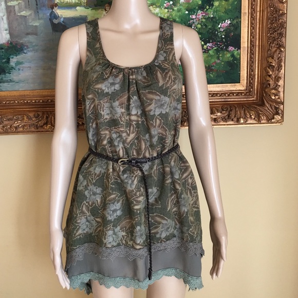 Charming charlies floral green tank top