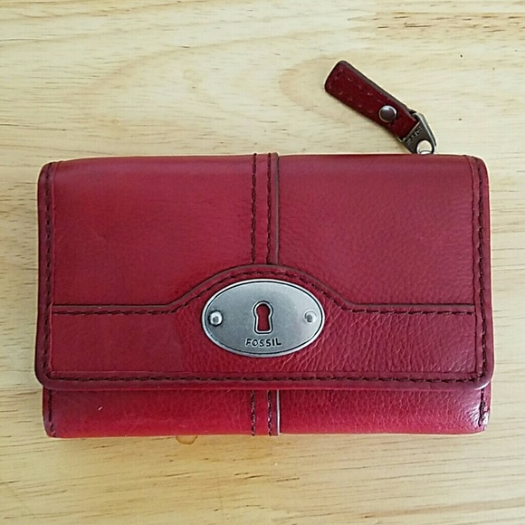 Fossil Maddox Red Leather Trifold Wallet