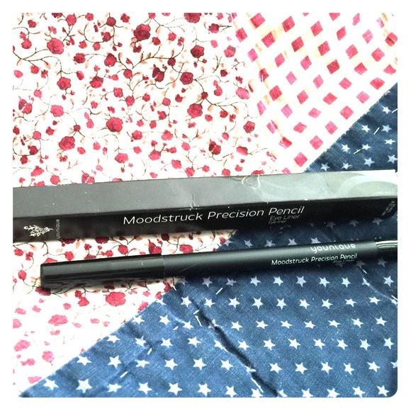 Moodstruck precision pencil in "Perfect"