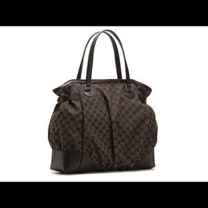 NEW Gucci signature GG Canvas Tote, with tags