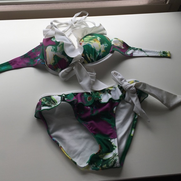 Exotic bikini set