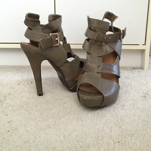 Open-toed booties