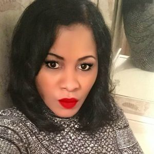 Meet your Posher, Nora