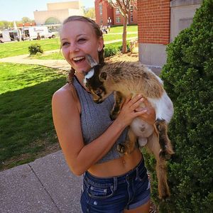 Meet your Posher, Stephanie