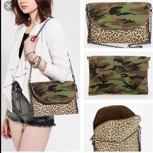 Deena & Ozzy clutch camo bag