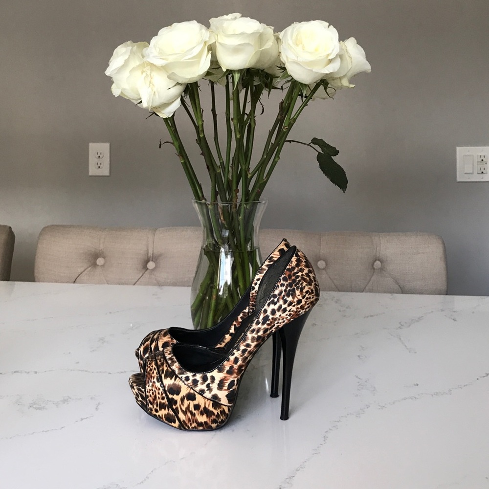 Sexy open toe pump