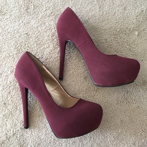 Matte burgundy pumps