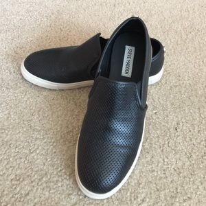 Steve Madden black loafer