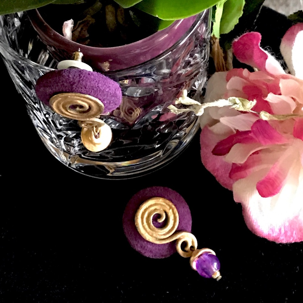 Purple suede gold tone artistic earrings 🌀💜🌀