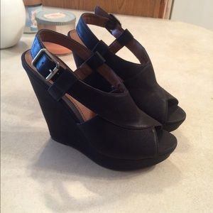 Chinese laundry, black leather wedge.