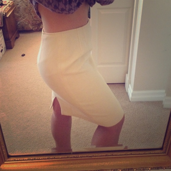 SALE! VALENTINO- Cream Twead Pencil Skirt