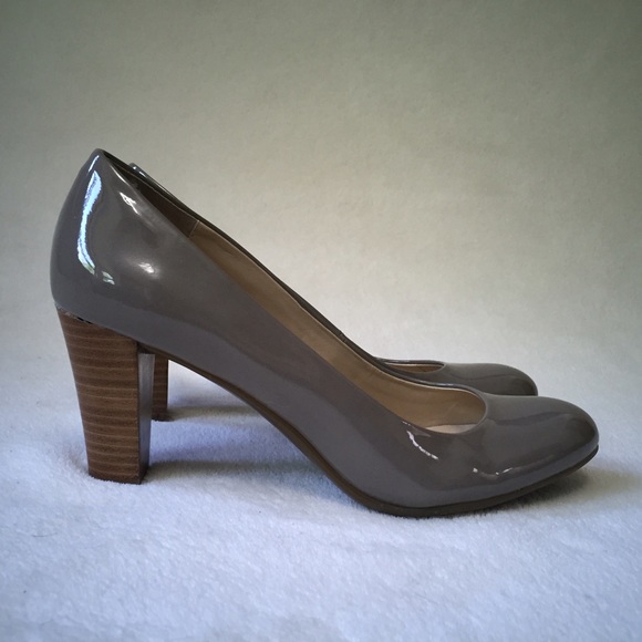 Calvin Klein taupe heels - Picture 2 of 4