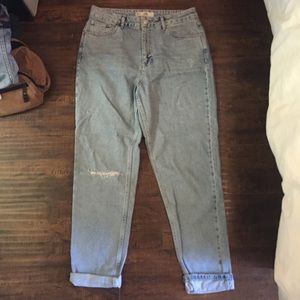 BUNDLE* TopShop Mom Jeans & AA Cropped Sweater